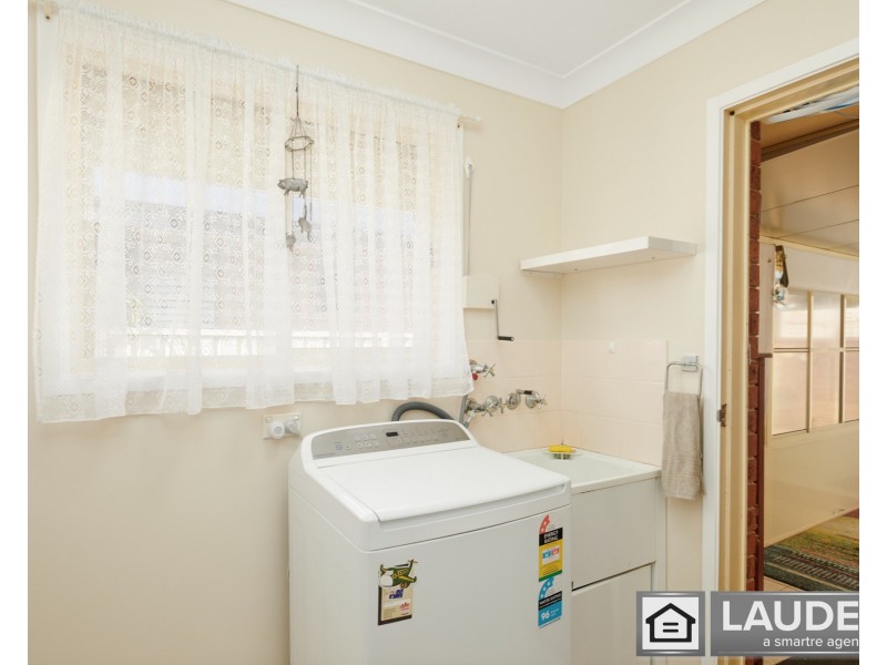 10 Pryor Crescent, Old Bar NSW 2430