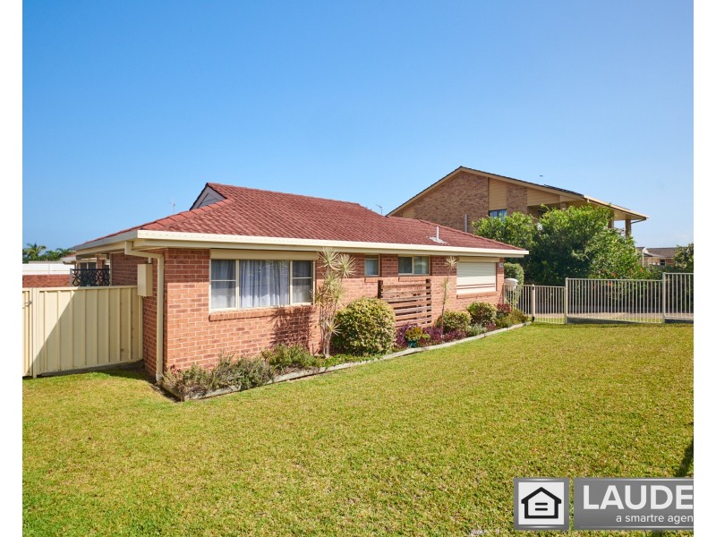10 Pryor Crescent, Old Bar NSW 2430