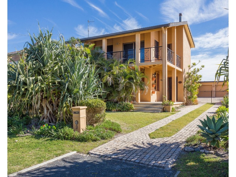 9 Lewis Street, Old Bar NSW 2430