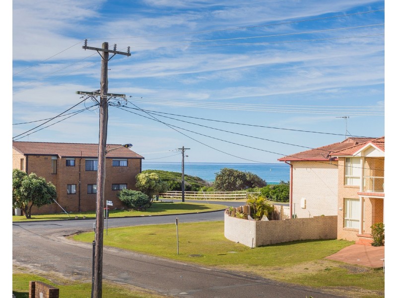 9 Lewis Street, Old Bar NSW 2430