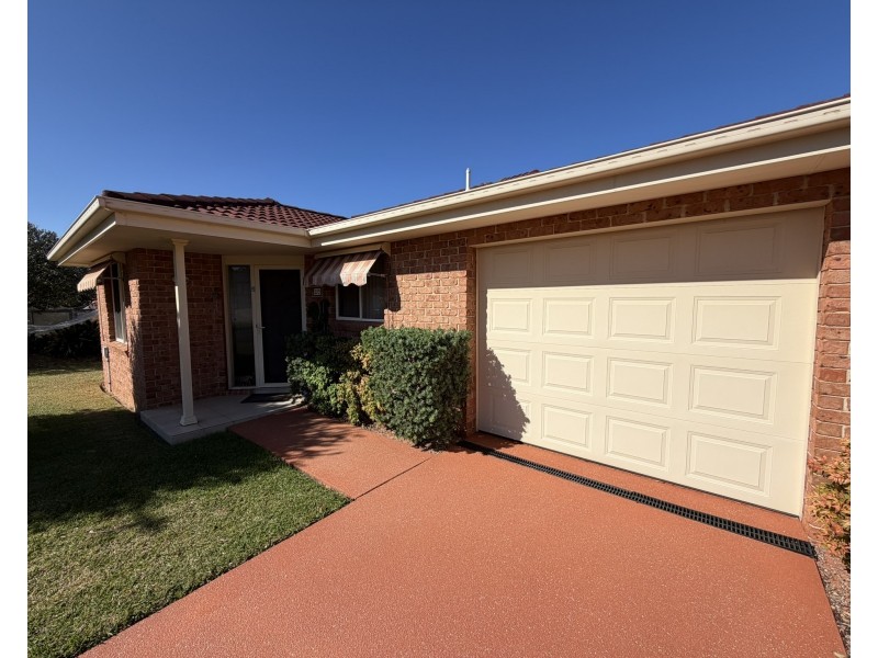 2/9 Mistral Place, Old Bar NSW 2430