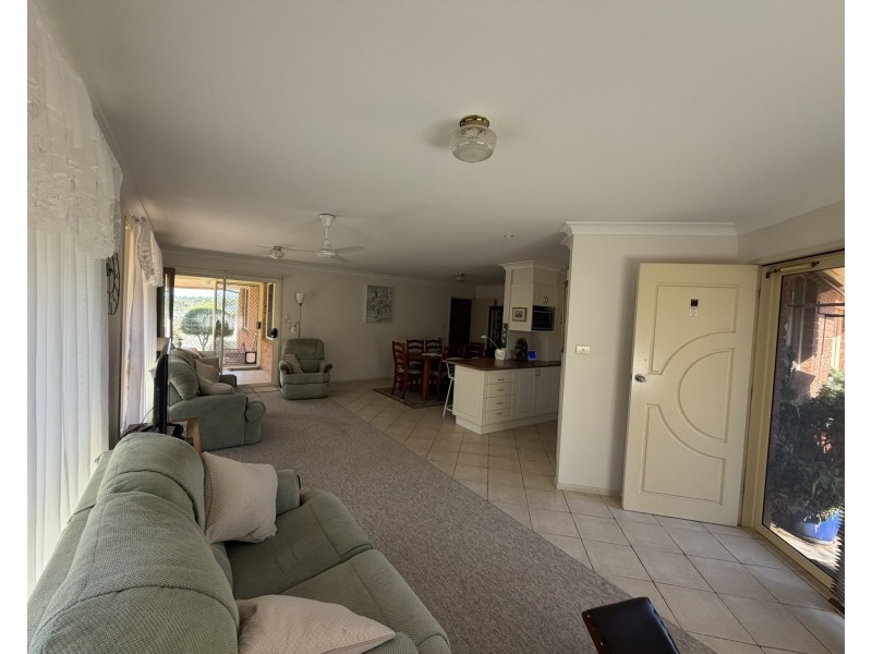 2/9 Mistral Place, Old Bar NSW 2430