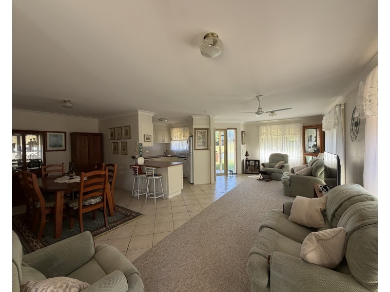 2/9 Mistral Place, Old Bar NSW 2430