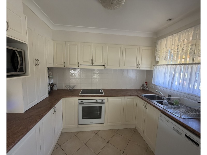 2/9 Mistral Place, Old Bar NSW 2430