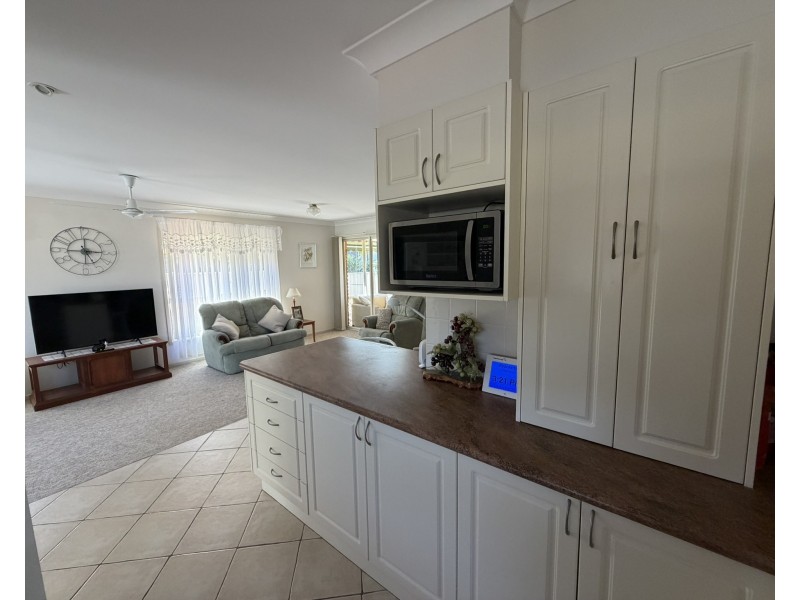 2/9 Mistral Place, Old Bar NSW 2430