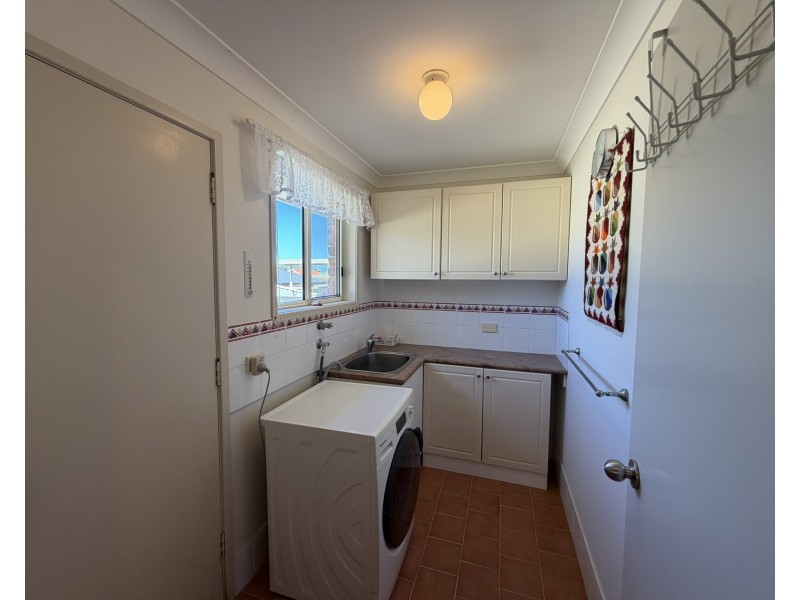 2/9 Mistral Place, Old Bar NSW 2430