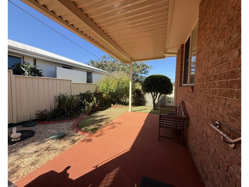 2/9 Mistral Place, Old Bar NSW 2430