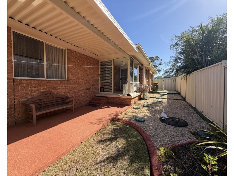 2/9 Mistral Place, Old Bar NSW 2430