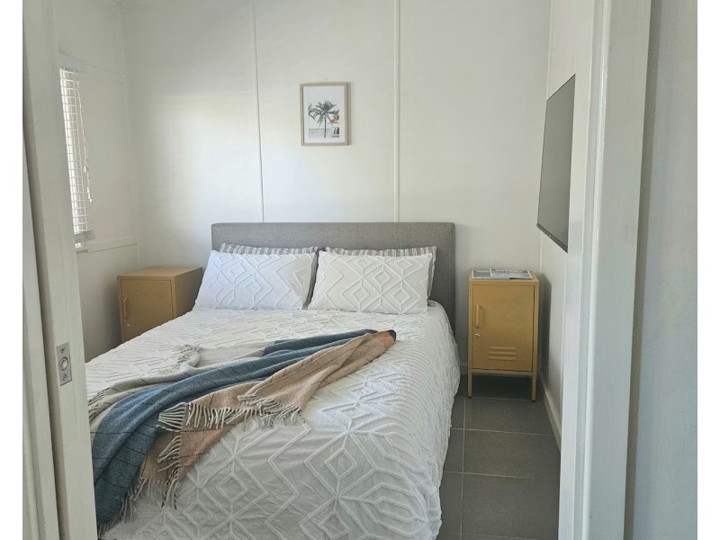 36 Old Bar Road, Old Bar NSW 2430