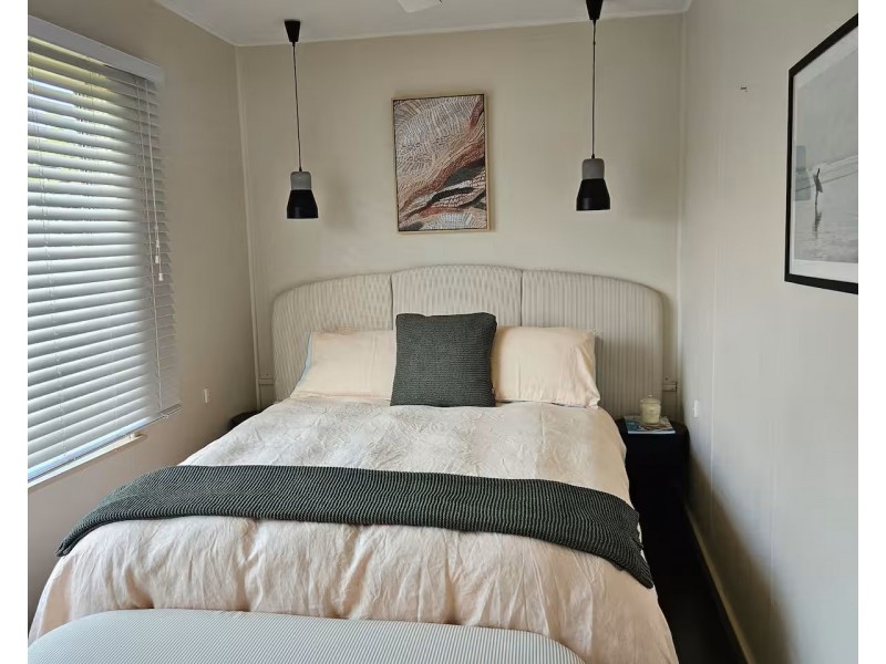 36 Old Bar Road, Old Bar NSW 2430