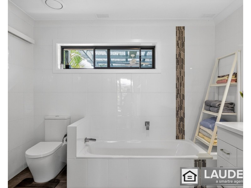 14 Oceanic Place, Old Bar NSW 2430