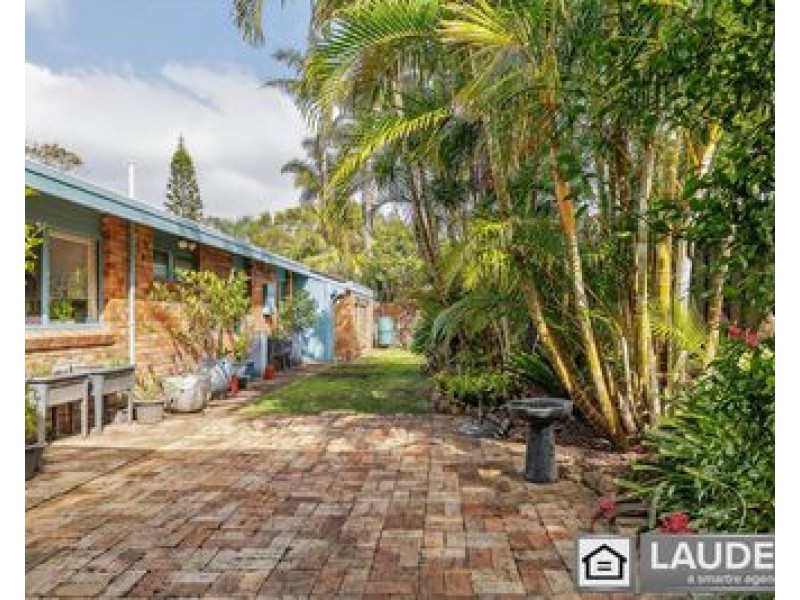 14 Oceanic Place, Old Bar NSW 2430