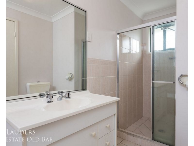 4/26 Old Bar Road, Old Bar NSW 2430