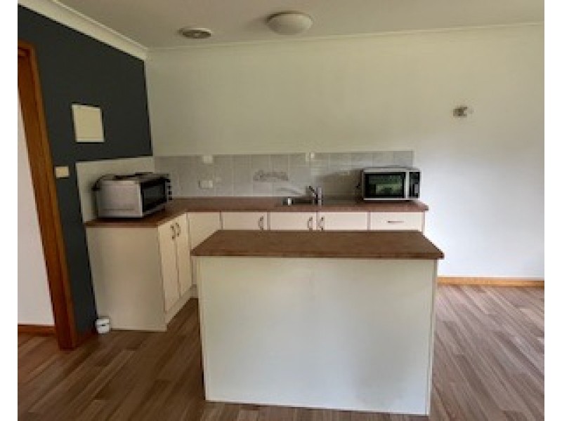 Granny Flat 7 Oceanic Place, Old Bar NSW 2430