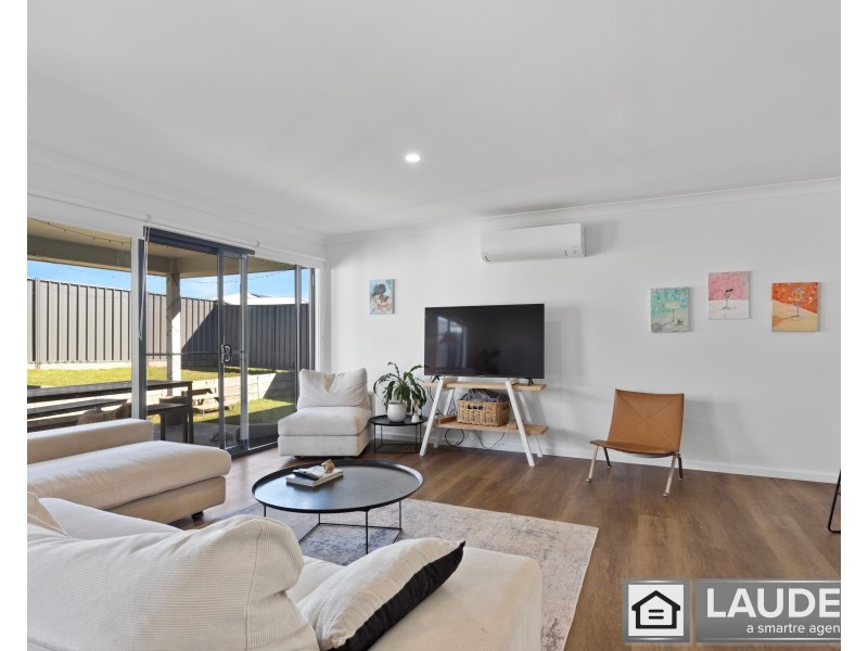 2 Auvergne Way, Old Bar NSW 2430