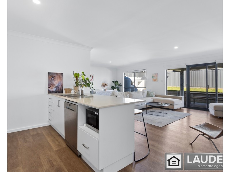 2 Auvergne Way, Old Bar NSW 2430