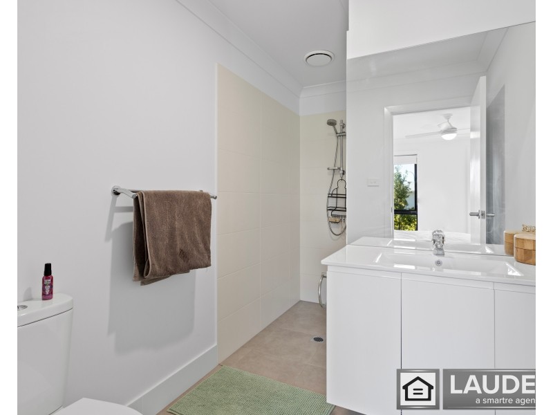 2 Auvergne Way, Old Bar NSW 2430