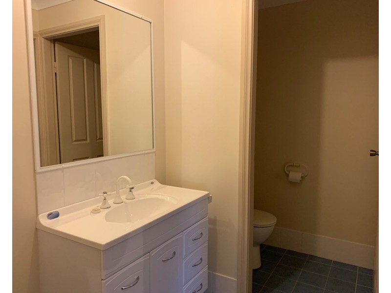 2/3 Ivy Crescent, Old Bar NSW 2430