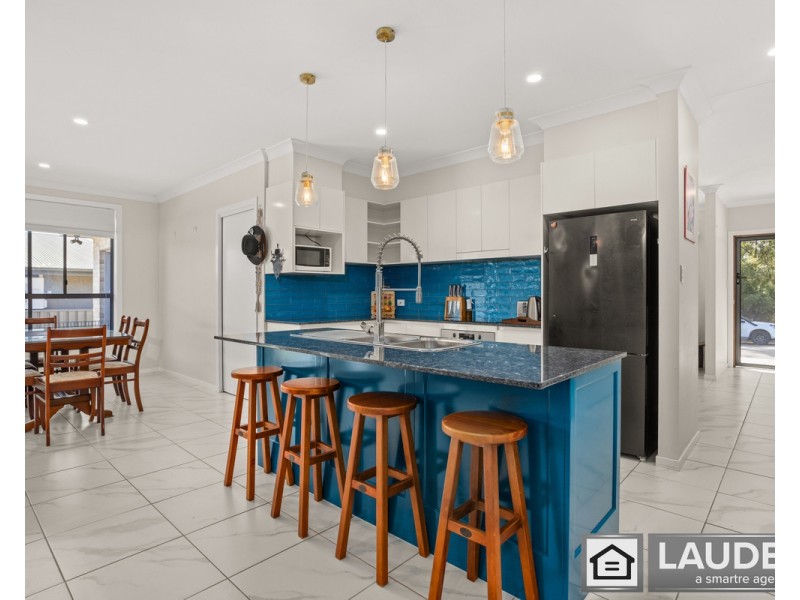 10 Walter Fay Street, Wallabi Point NSW 2430