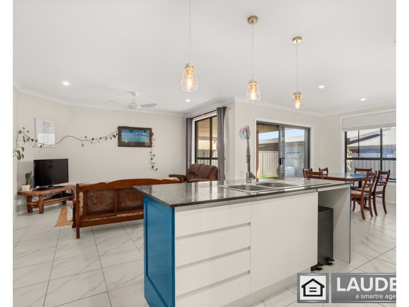 10 Walter Fay Street, Wallabi Point NSW 2430