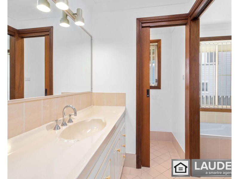 11 Banksia Close, Manning Point NSW 2430