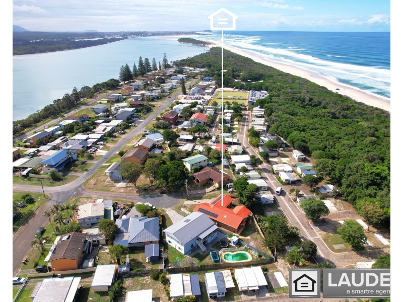 11 Banksia Close, Manning Point NSW 2430