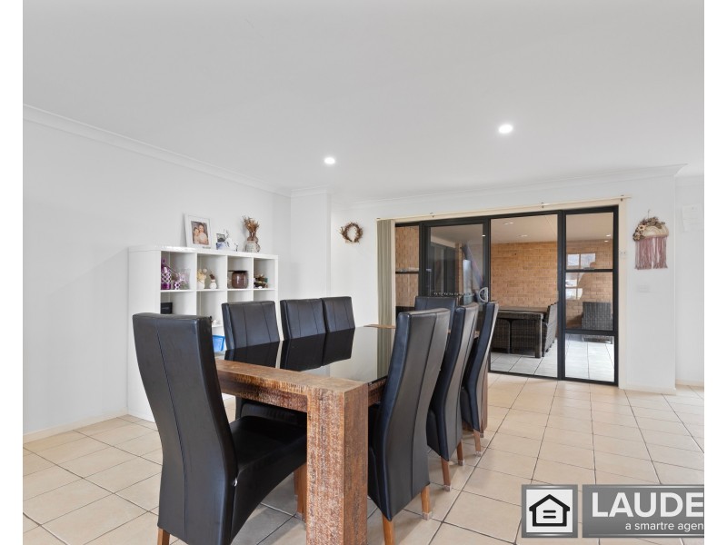 17 Flagtail Avenue, Old Bar NSW 2430