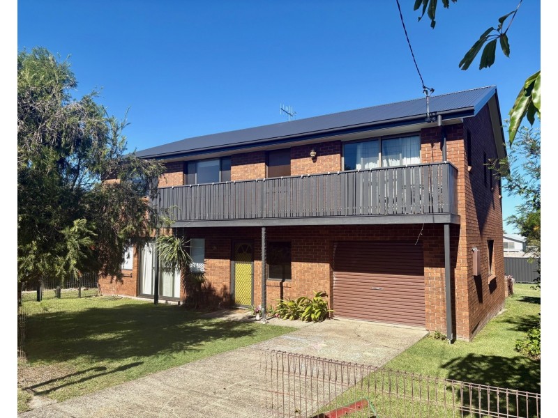 8 Connell Street, Old Bar NSW 2430