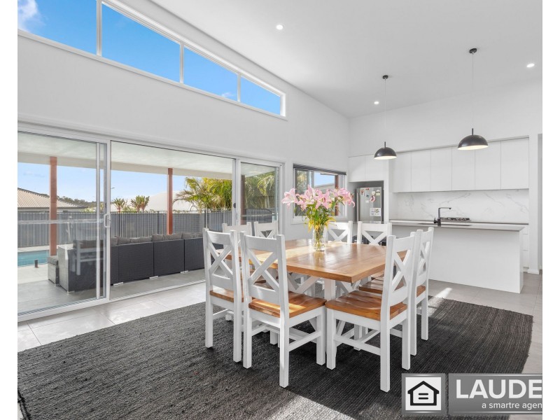 9 Viewmont Way, Old Bar NSW 2430