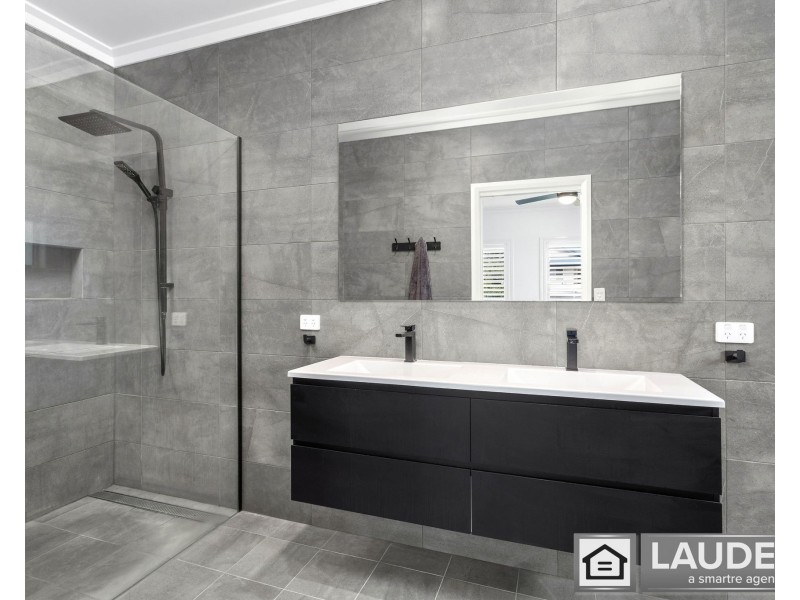 9 Viewmont Way, Old Bar NSW 2430