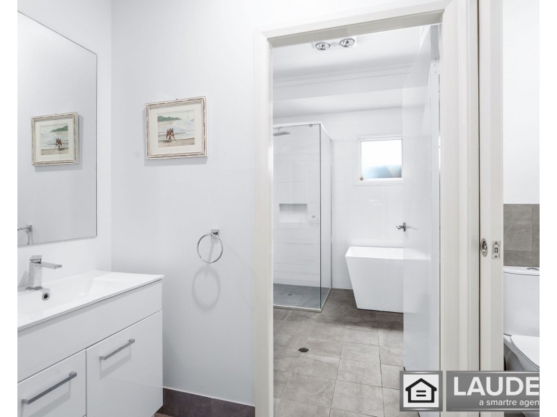 9 Viewmont Way, Old Bar NSW 2430