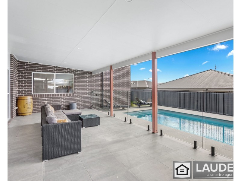 9 Viewmont Way, Old Bar NSW 2430