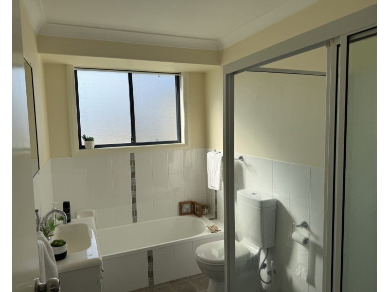 2/3 Albatross Way, Old Bar NSW 2430