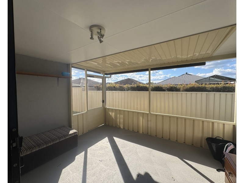2/3 Albatross Way, Old Bar NSW 2430