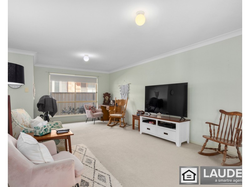 17 Ivy Crescent, Old Bar NSW 2430