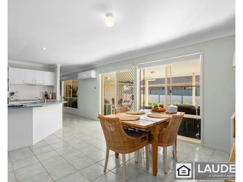 17 Ivy Crescent, Old Bar NSW 2430