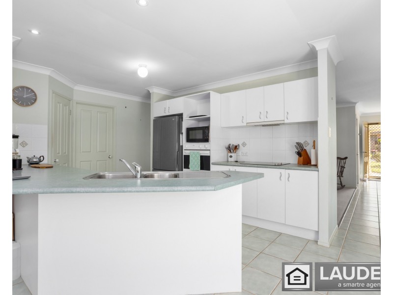 17 Ivy Crescent, Old Bar NSW 2430