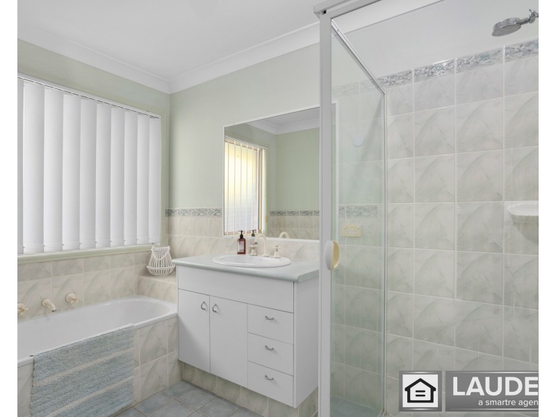 17 Ivy Crescent, Old Bar NSW 2430