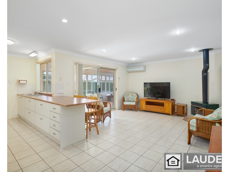 42 Medowie Road, Old Bar NSW 2430