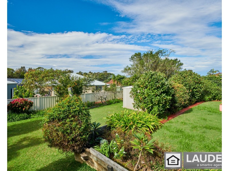 42 Medowie Road, Old Bar NSW 2430