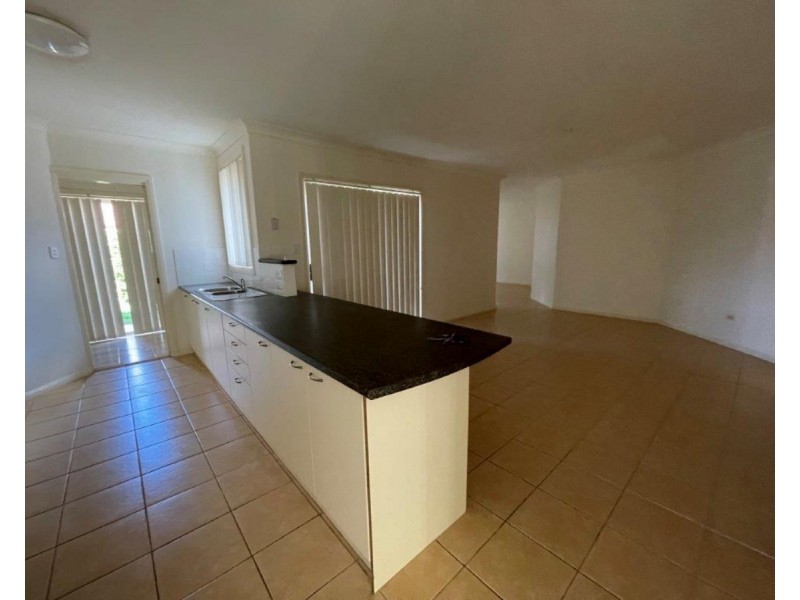 12 Albatross Way, Old Bar NSW 2430