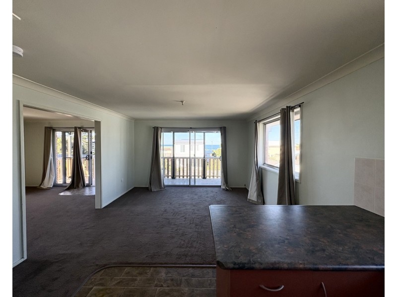 2/38 Hall Street, Old Bar NSW 2430