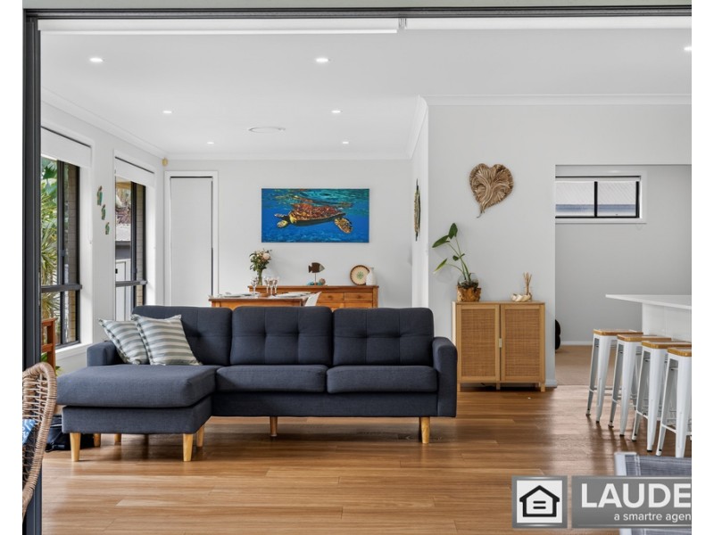 9 Kadungle Close, Wallabi Point NSW 2430