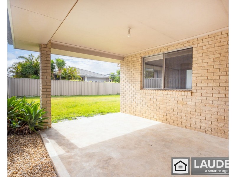 54 Albatross Way, Old Bar NSW 2430