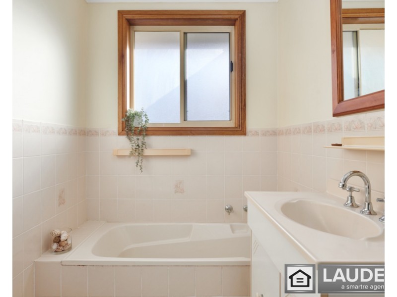 2/34 Old Bar Road, Old Bar NSW 2430