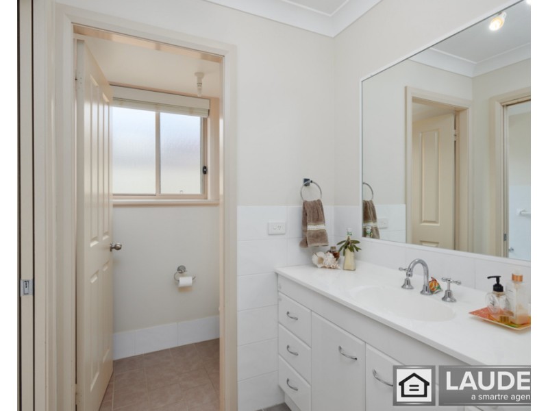 2/6 Ivy Crescent, Old Bar NSW 2430