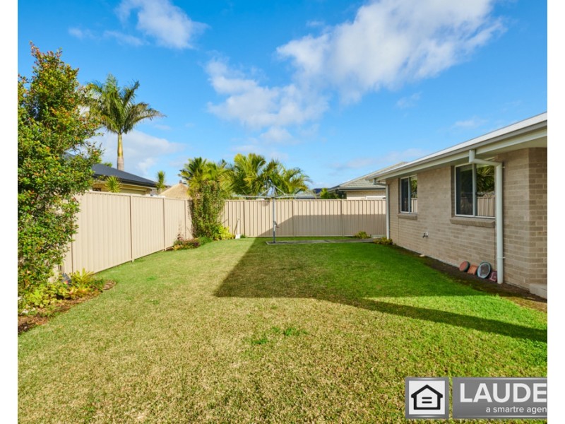 60 Albatross Way, Old Bar NSW 2430