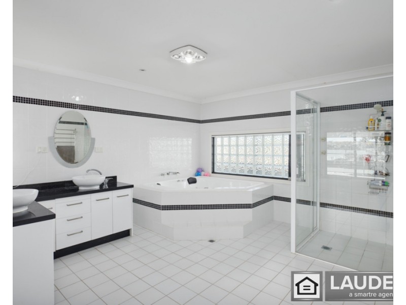 105 Pelican Bay Road, Mitchells Island NSW 2430