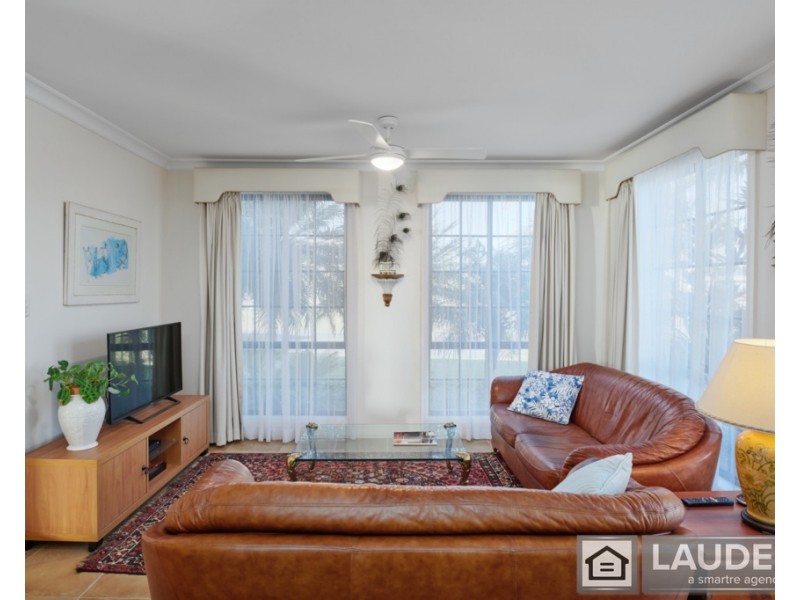 35 Pryor Crescent, Old Bar NSW 2430