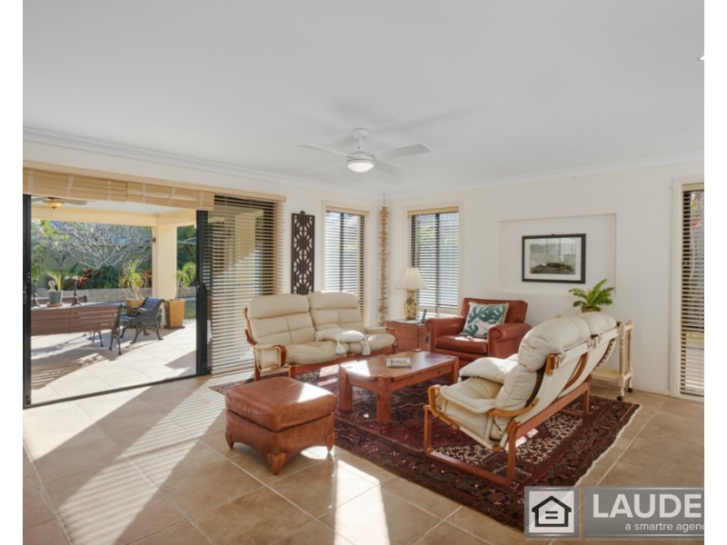 35 Pryor Crescent, Old Bar NSW 2430